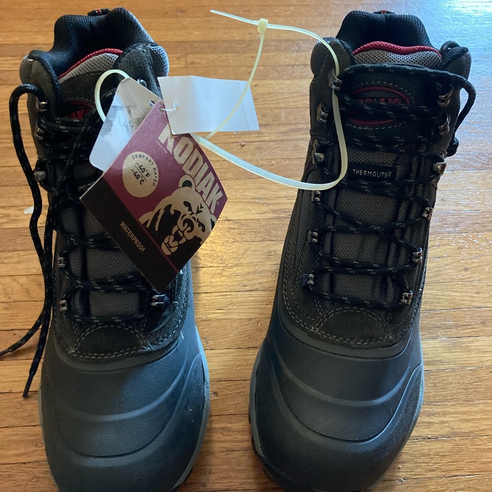 New Kodiak Men’s Boulder waterproof boot- size 11